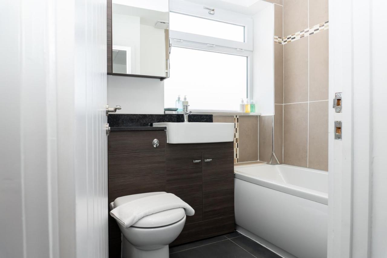Inspiration By Olauda Sa - 3 Bed House With Free Parking Apartment